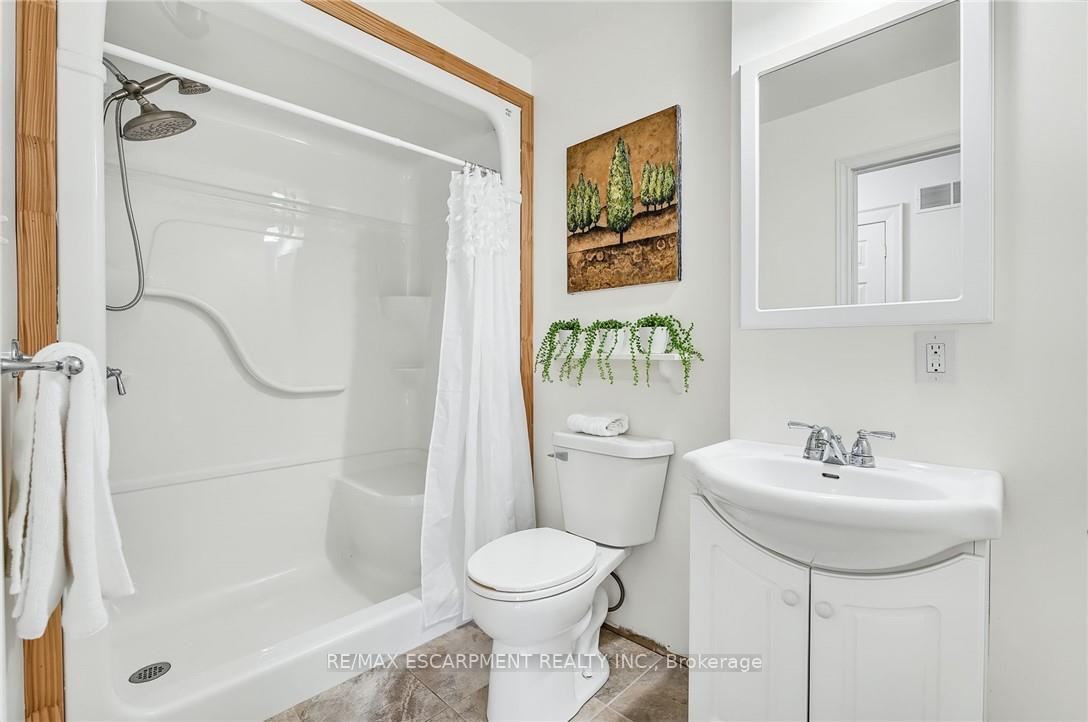 Photo 7 of 483 Harvest Road, Hamilton, Dundas — HOMEH