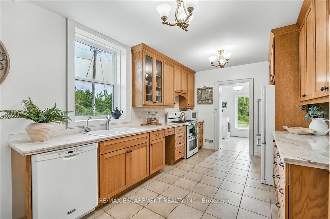 Photo 9 of 483 Harvest Road, Hamilton, Dundas — HOMEH
