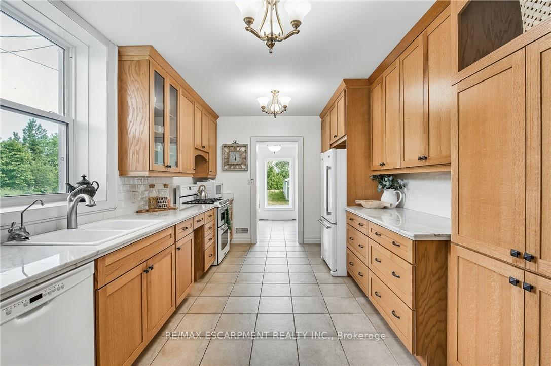 Photo 10 of 483 Harvest Road, Hamilton, Dundas — HOMEH