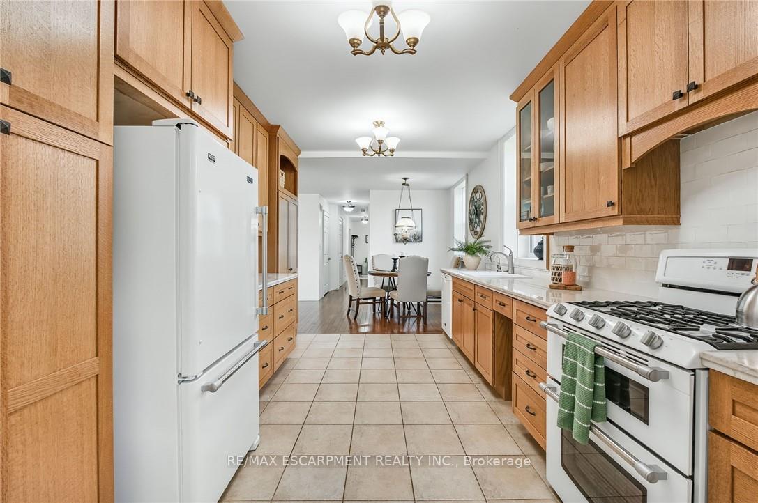 Photo 11 of 483 Harvest Road, Hamilton, Dundas — HOMEH