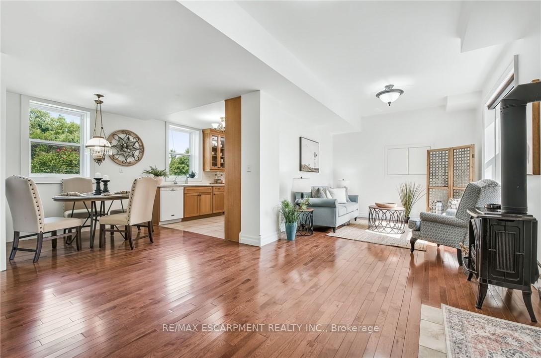 Photo 13 of 483 Harvest Road, Hamilton, Dundas — HOMEH