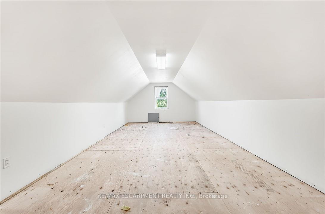 Photo 23 of 483 Harvest Road, Hamilton, Dundas — HOMEH