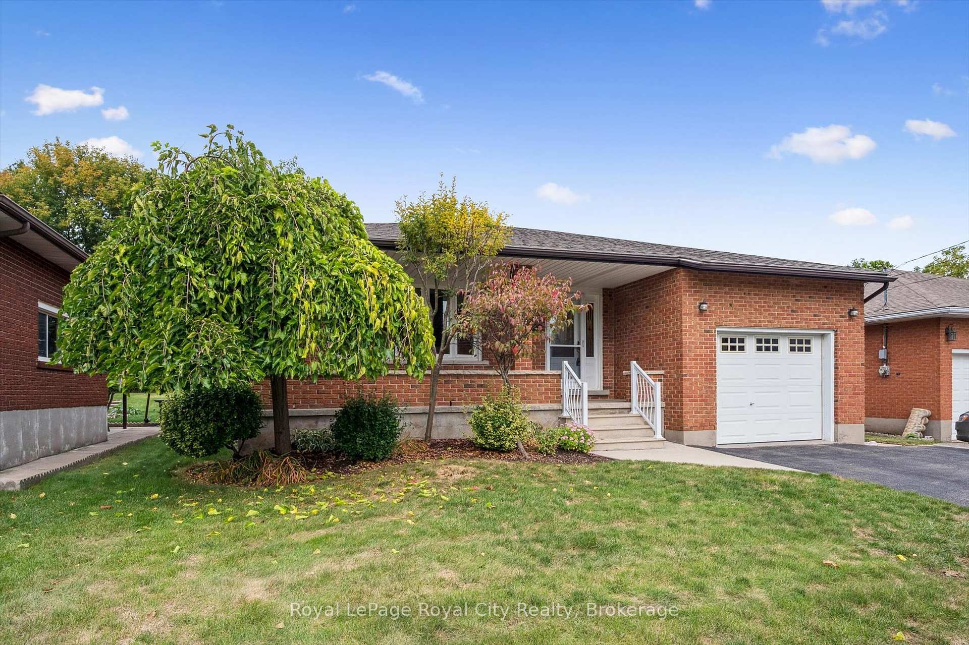 Photo 2 of 21 Heath Road, Guelph, Junction/Onward Willow — HOMEH