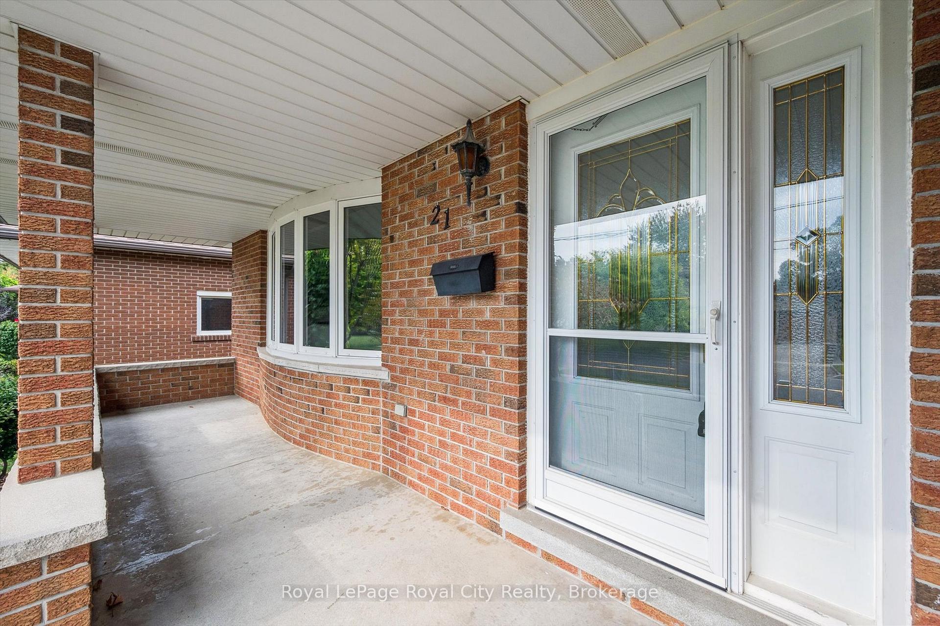 Photo 5 of 21 Heath Road, Guelph, Junction/Onward Willow — HOMEH