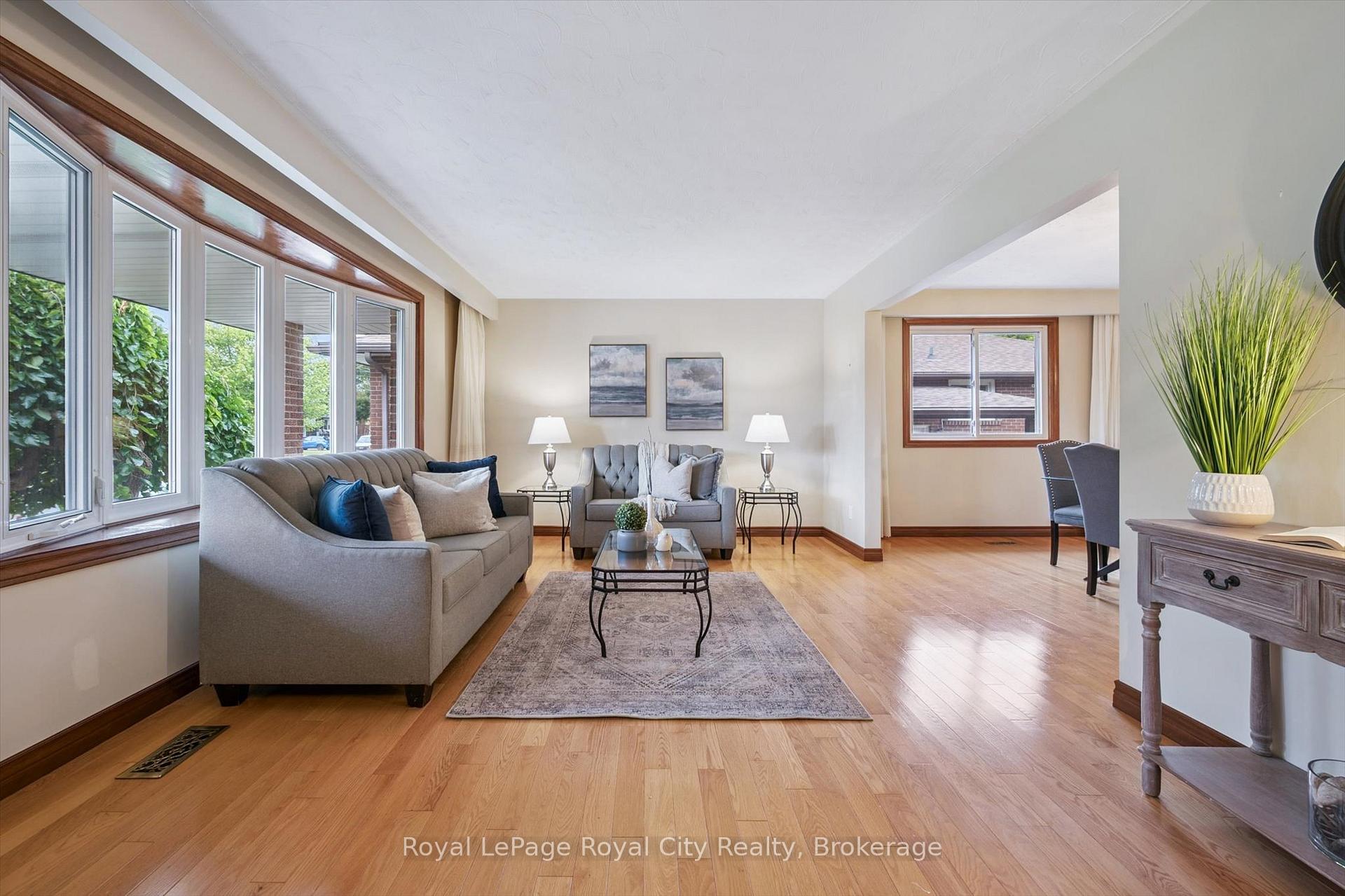 Photo 8 of 21 Heath Road, Guelph, Junction/Onward Willow — HOMEH