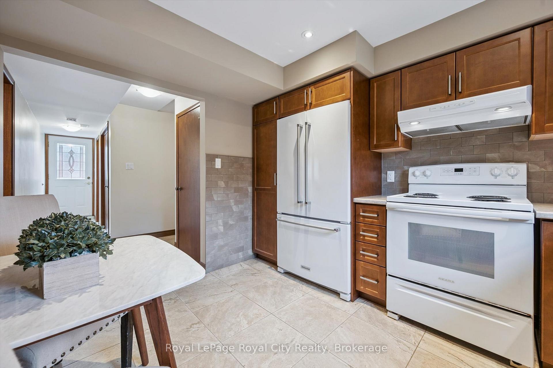 Photo 19 of 21 Heath Road, Guelph, Junction/Onward Willow — HOMEH