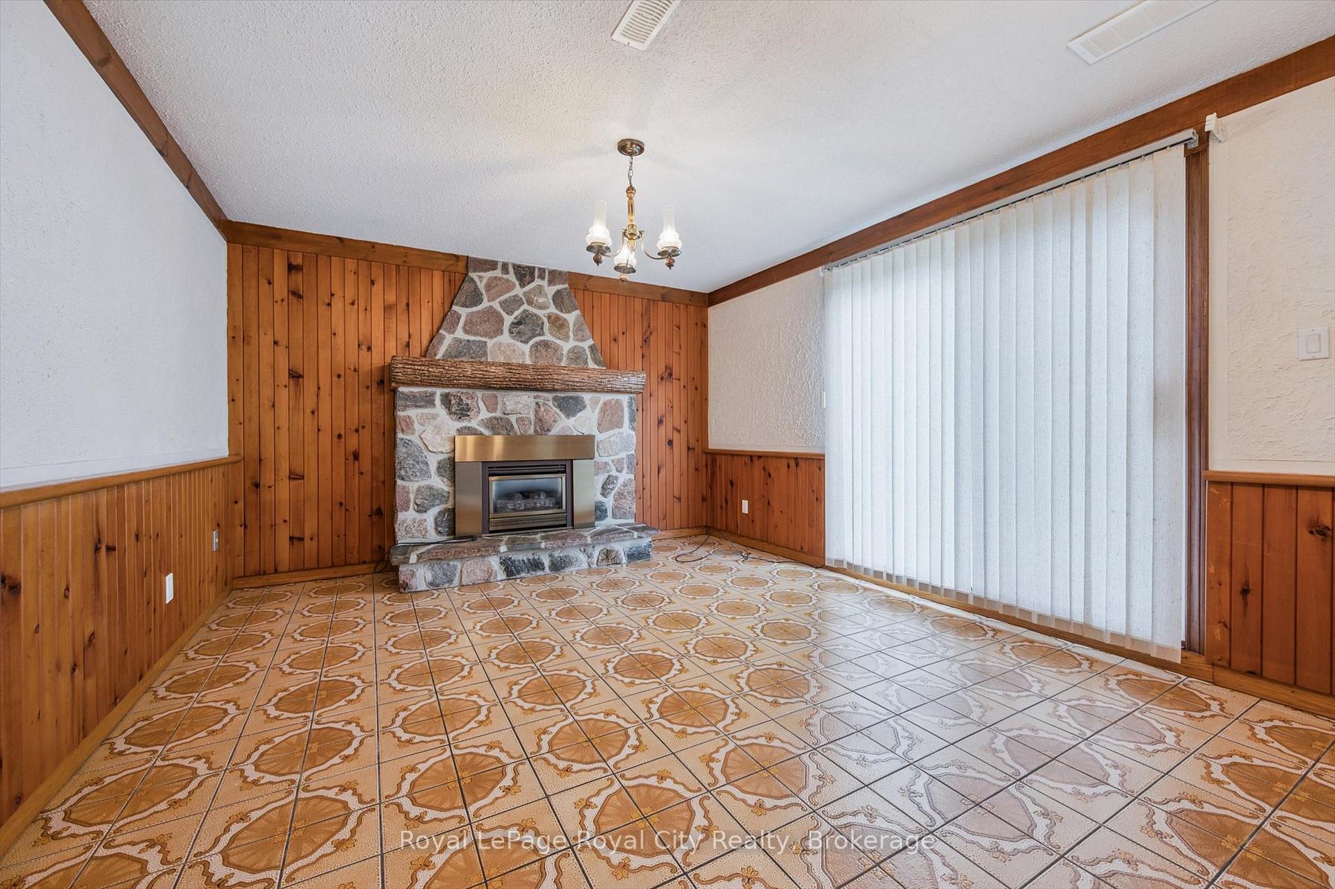 Photo 24 of 21 Heath Road, Guelph, Junction/Onward Willow — HOMEH
