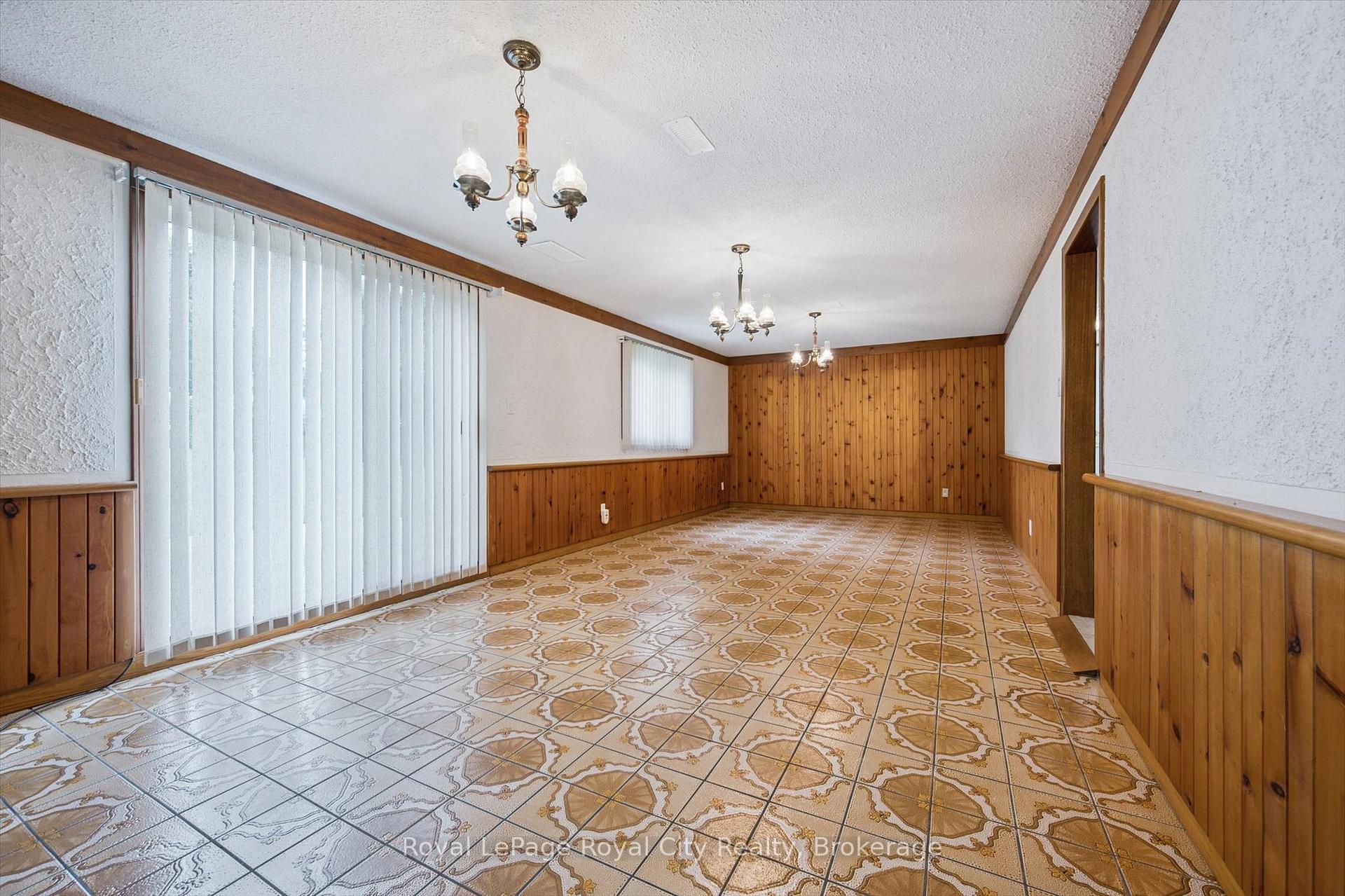 Photo 25 of 21 Heath Road, Guelph, Junction/Onward Willow — HOMEH
