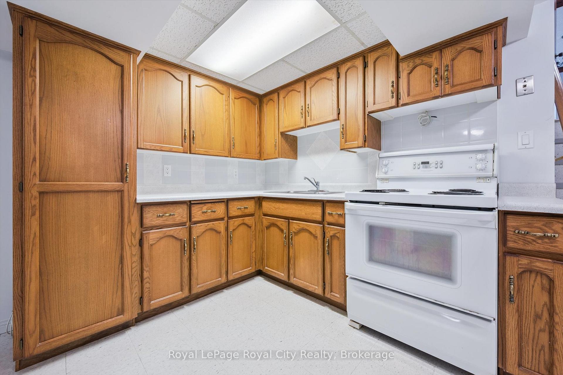 Photo 29 of 21 Heath Road, Guelph, Junction/Onward Willow — HOMEH