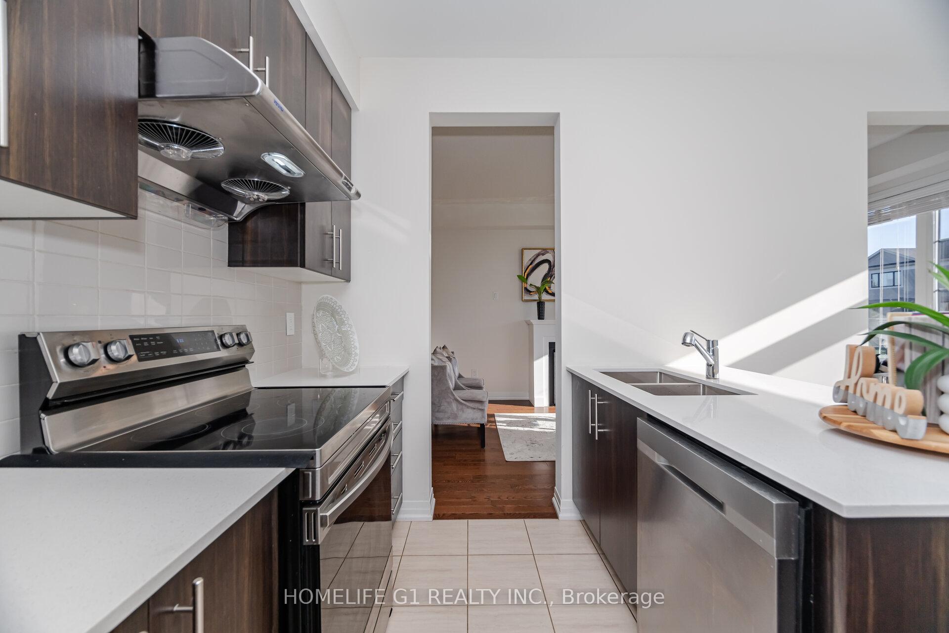 Photo 11 of 91 Fairey Crescent, Hamilton, Mount Hope — HOMEH