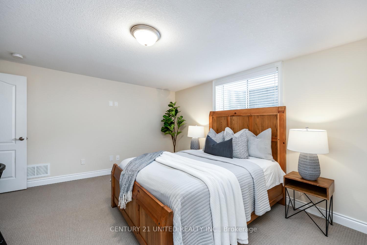 Photo 30 of 341 Noftall Gardens, Peterborough, Northcrest Ward 5 — HOMEH