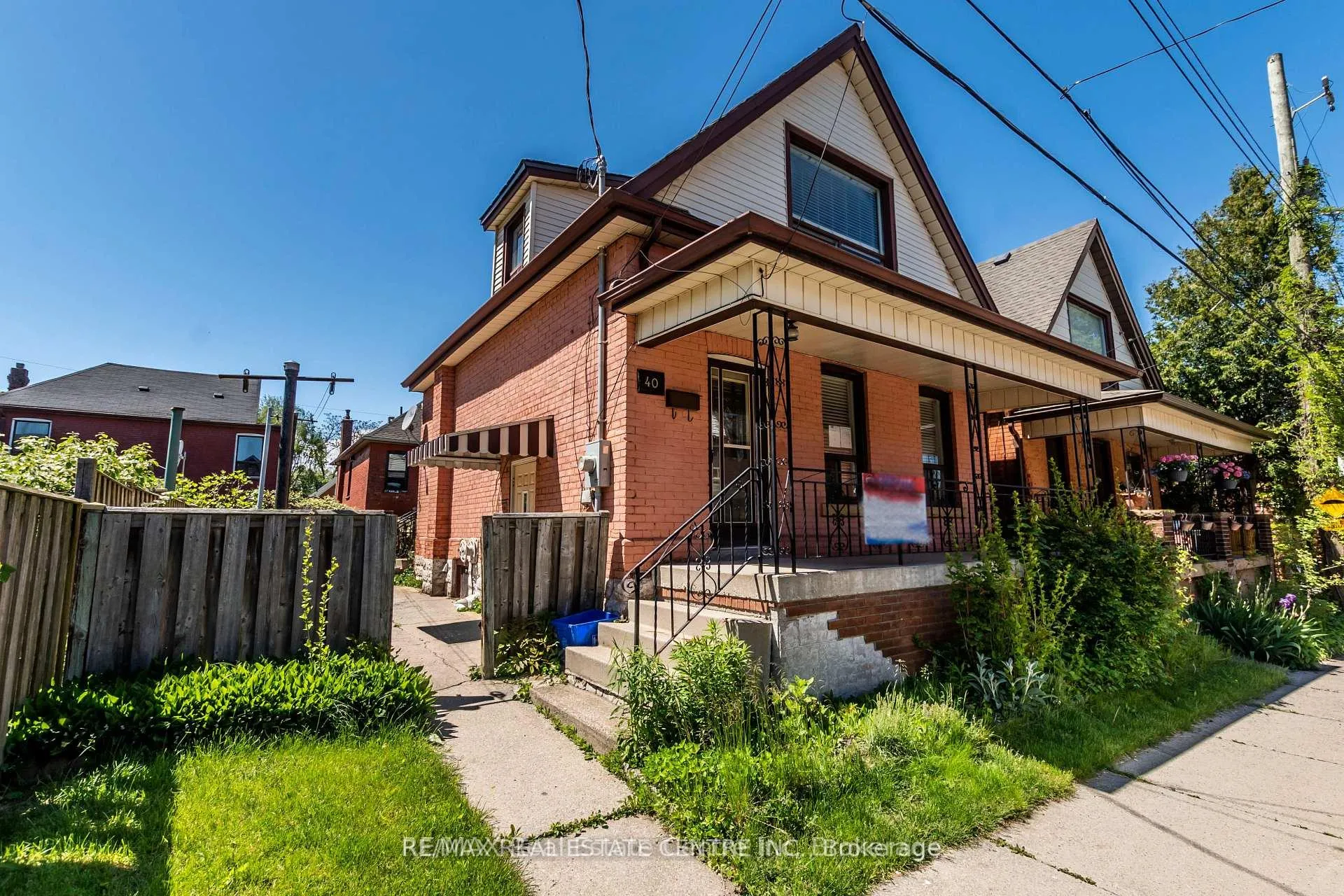 Photo 4 of 40 Greig Street, Hamilton, Strathcona — HOMEH
