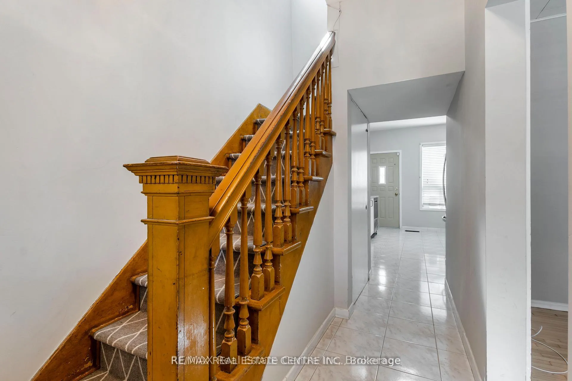 Photo 7 of 40 Greig Street, Hamilton, Strathcona — HOMEH