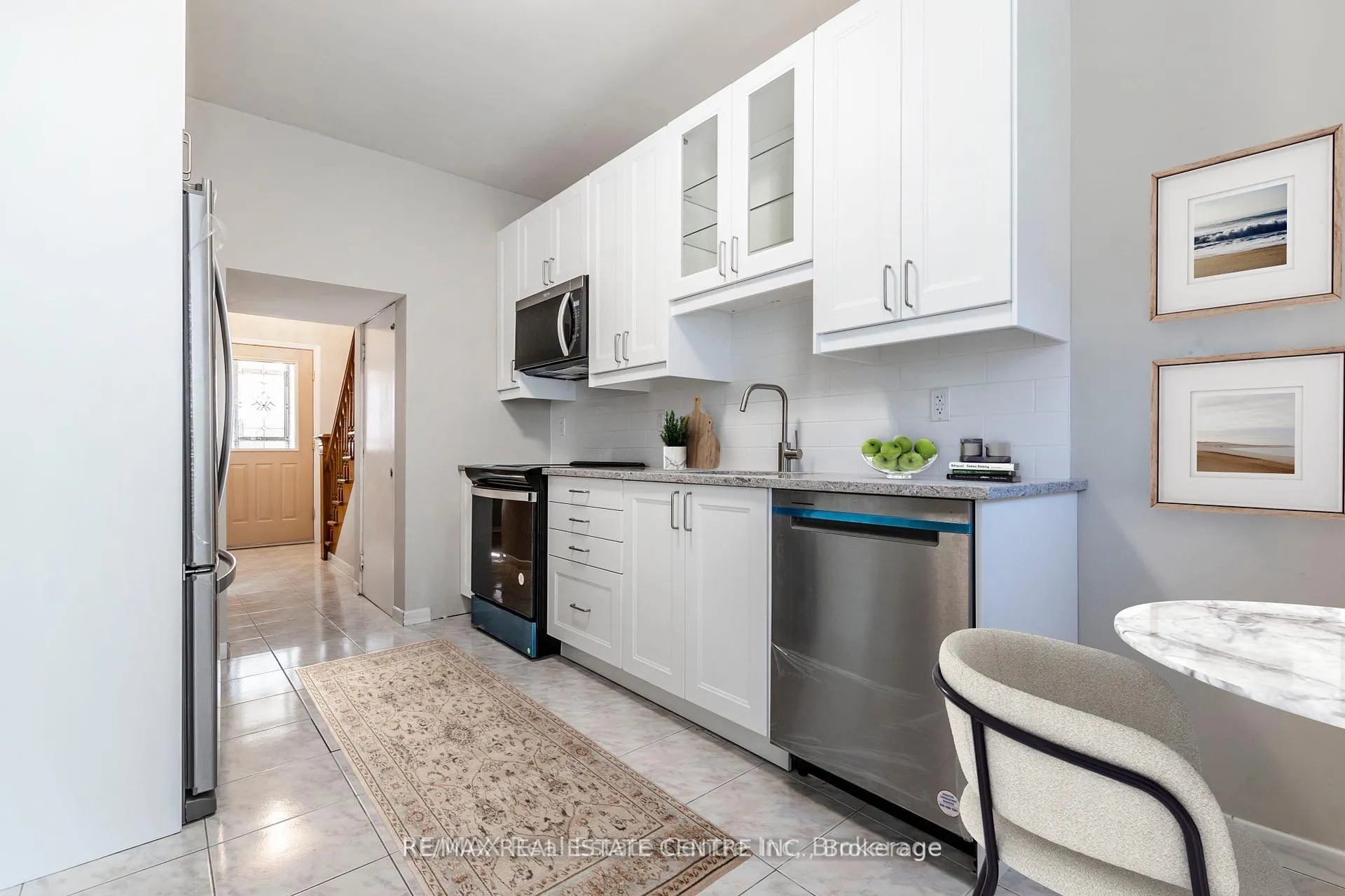 Photo 12 of 40 Greig Street, Hamilton, Strathcona — HOMEH