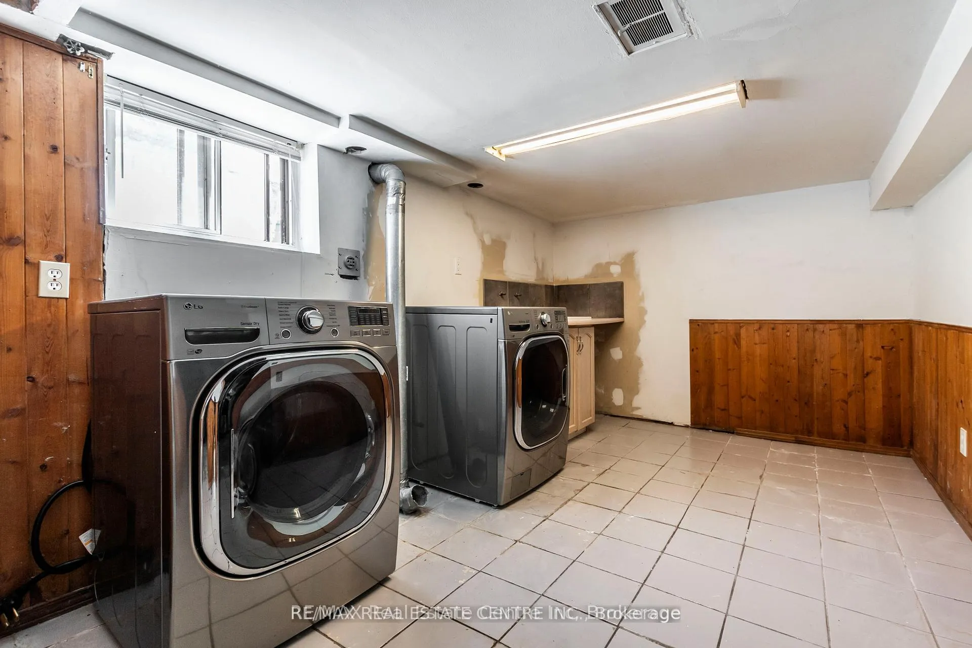 Photo 17 of 40 Greig Street, Hamilton, Strathcona — HOMEH