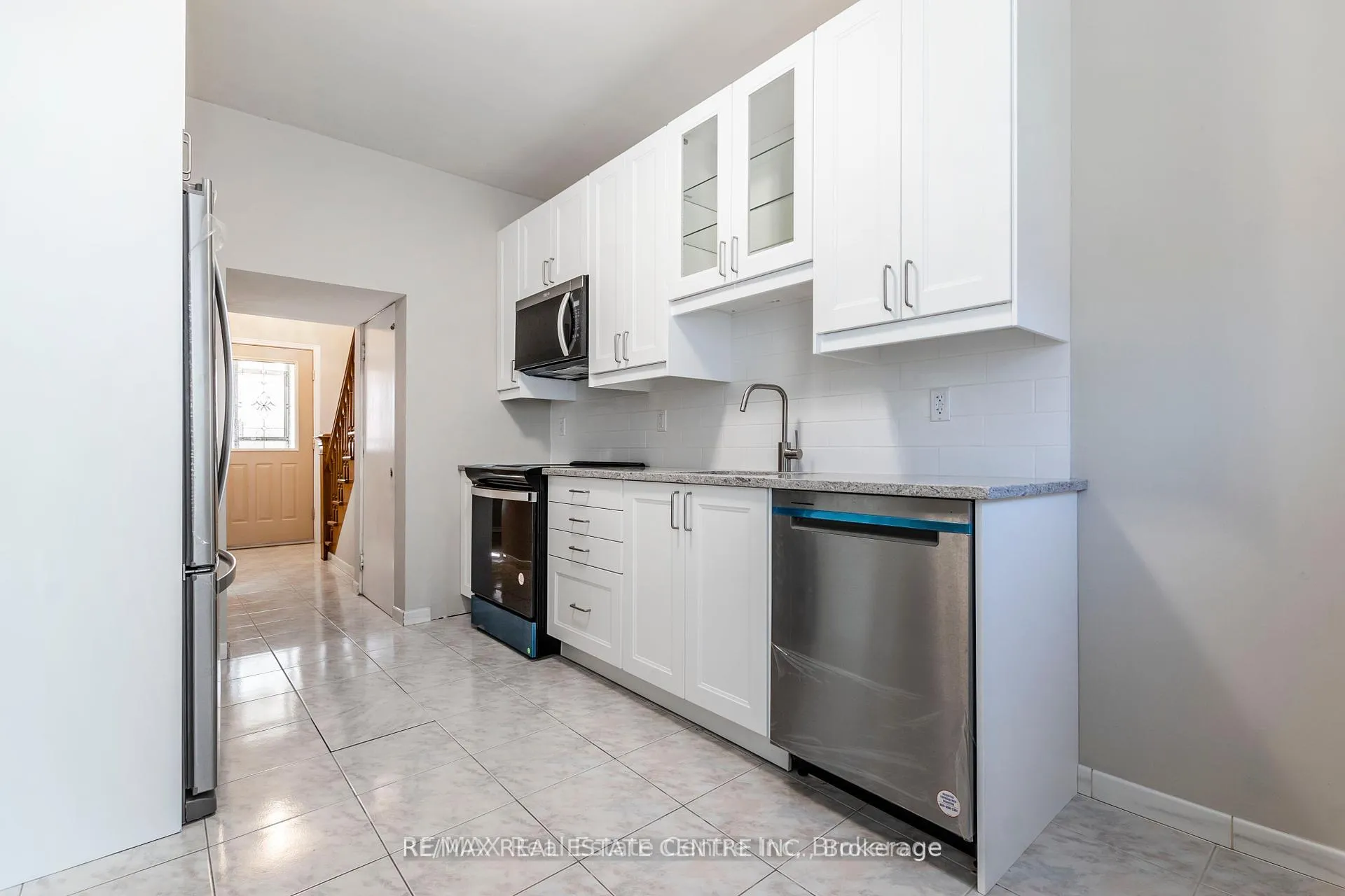 Photo 28 of 40 Greig Street, Hamilton, Strathcona — HOMEH