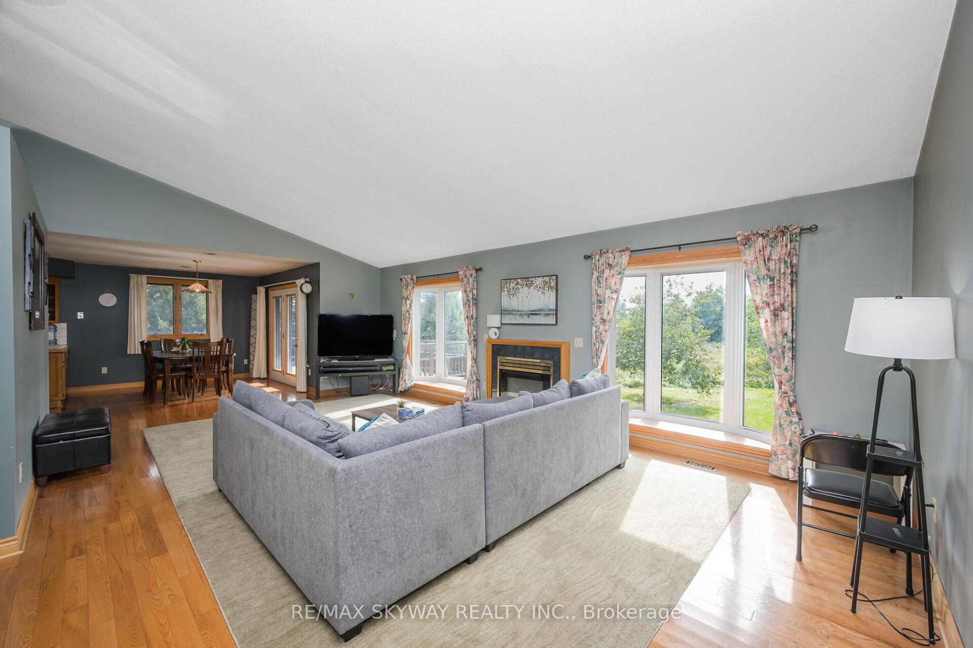 Photo 5 of 6774 Hwy 20, Grimsby, Grimsby Escarpment — HOMEH