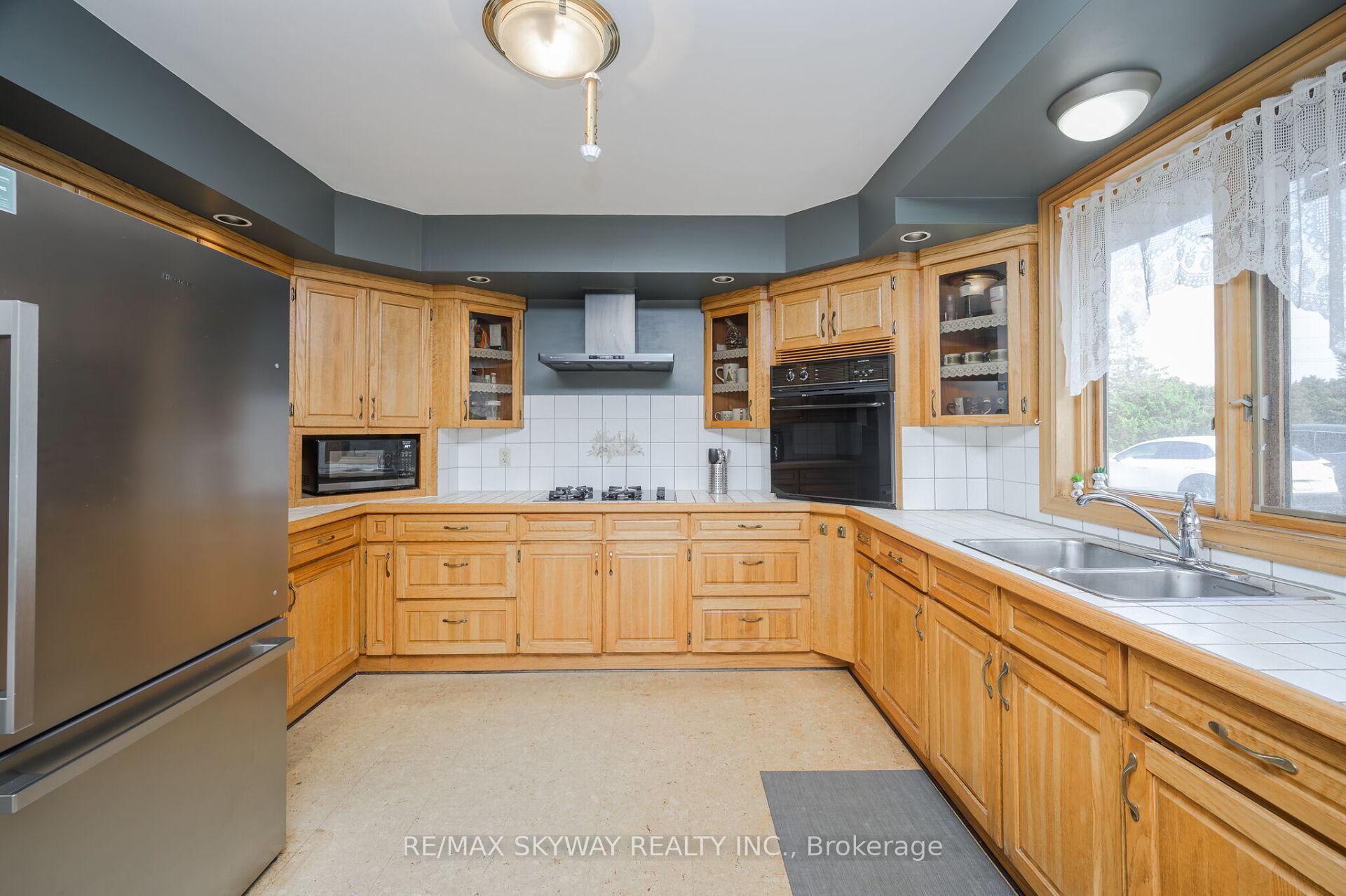 Photo 9 of 6774 Hwy 20, Grimsby, Grimsby Escarpment — HOMEH