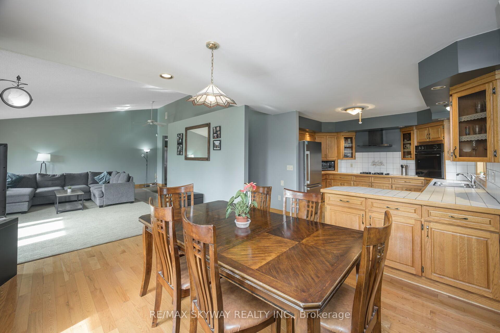 Photo 10 of 6774 Hwy 20, Grimsby, Grimsby Escarpment — HOMEH