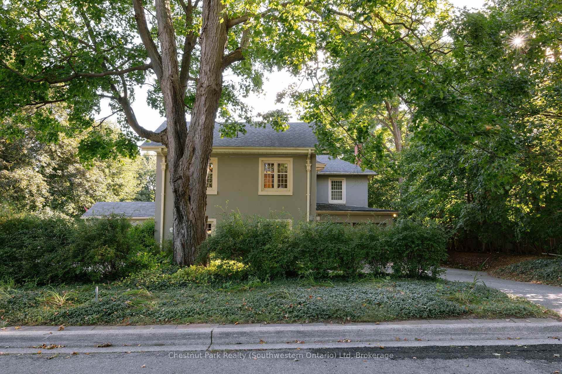 Photo 5 of 76 Queen Street, Guelph, St. George's — HOMEH