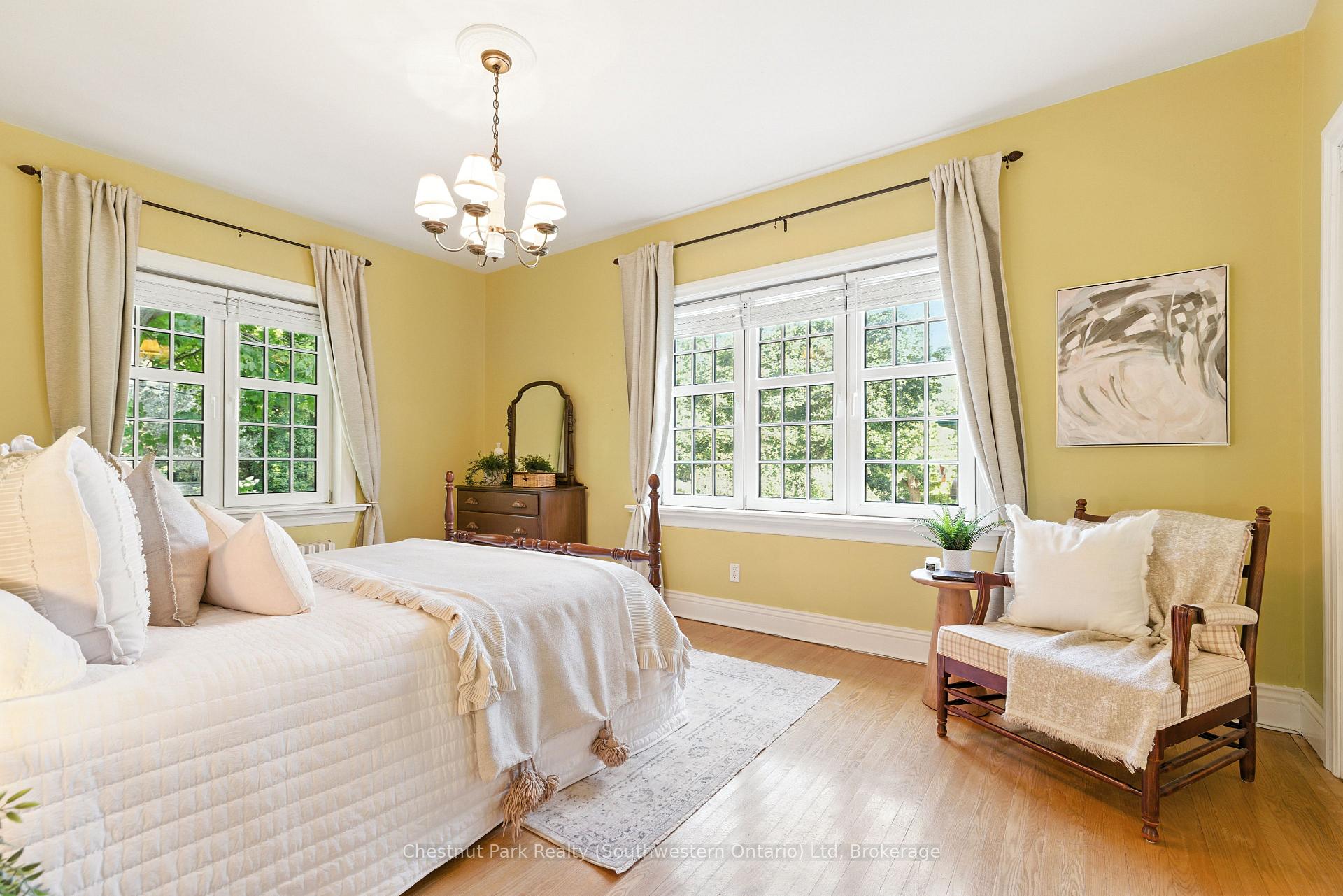 Photo 49 of 76 Queen Street, Guelph, St. George's — HOMEH
