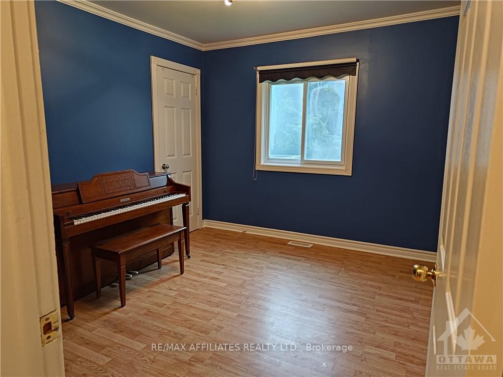 Photo 7 of 1517 Mayrene Crescent, Ottawa, Greely — HOMEH