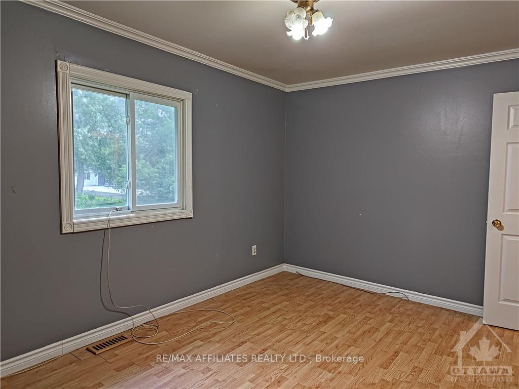 Photo 9 of 1517 Mayrene Crescent, Ottawa, Greely — HOMEH