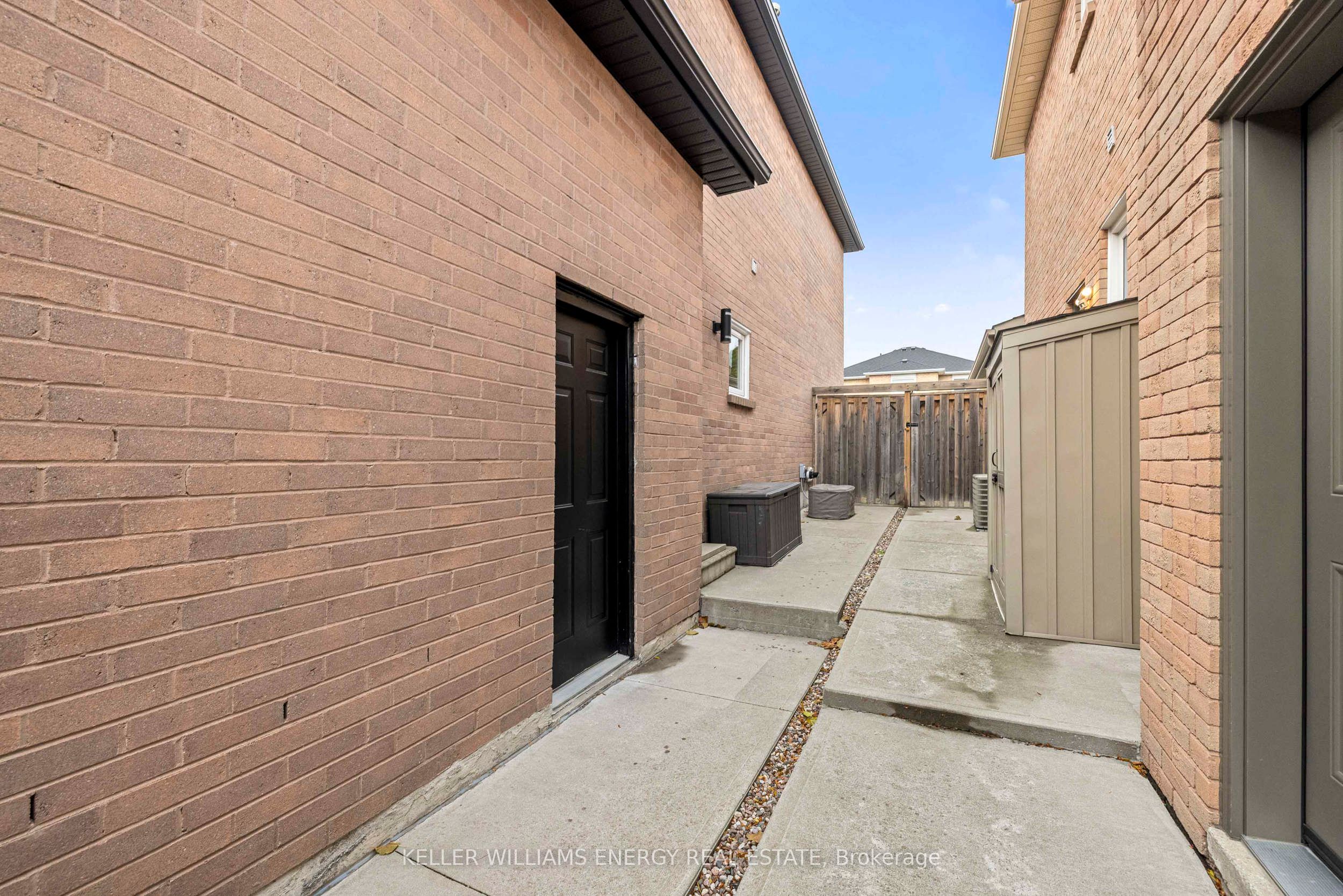 Photo 88 of 97 Deverell Street, Whitby, Rolling Acres — HOMEH