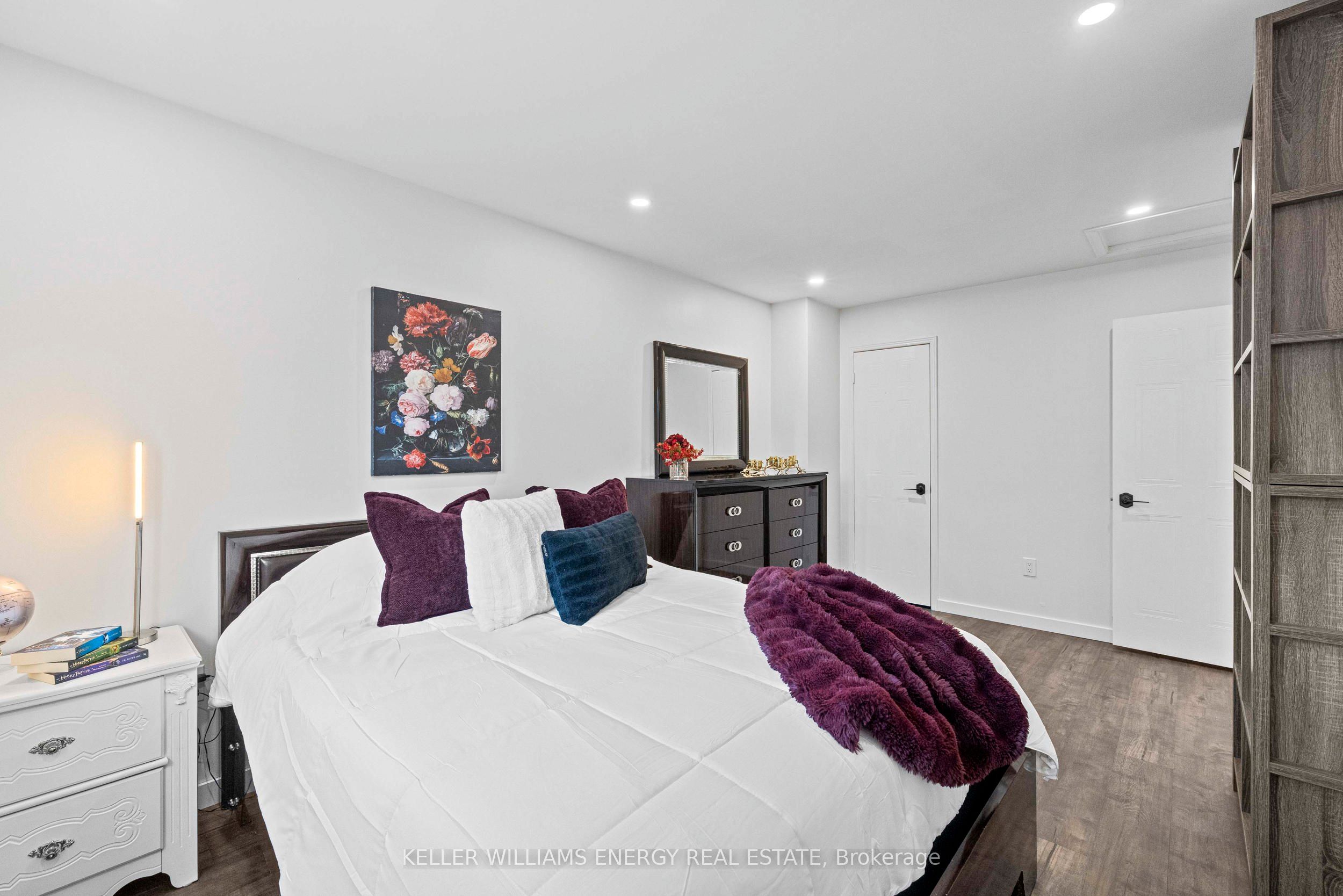 Photo 74 of 97 Deverell Street, Whitby, Rolling Acres — HOMEH