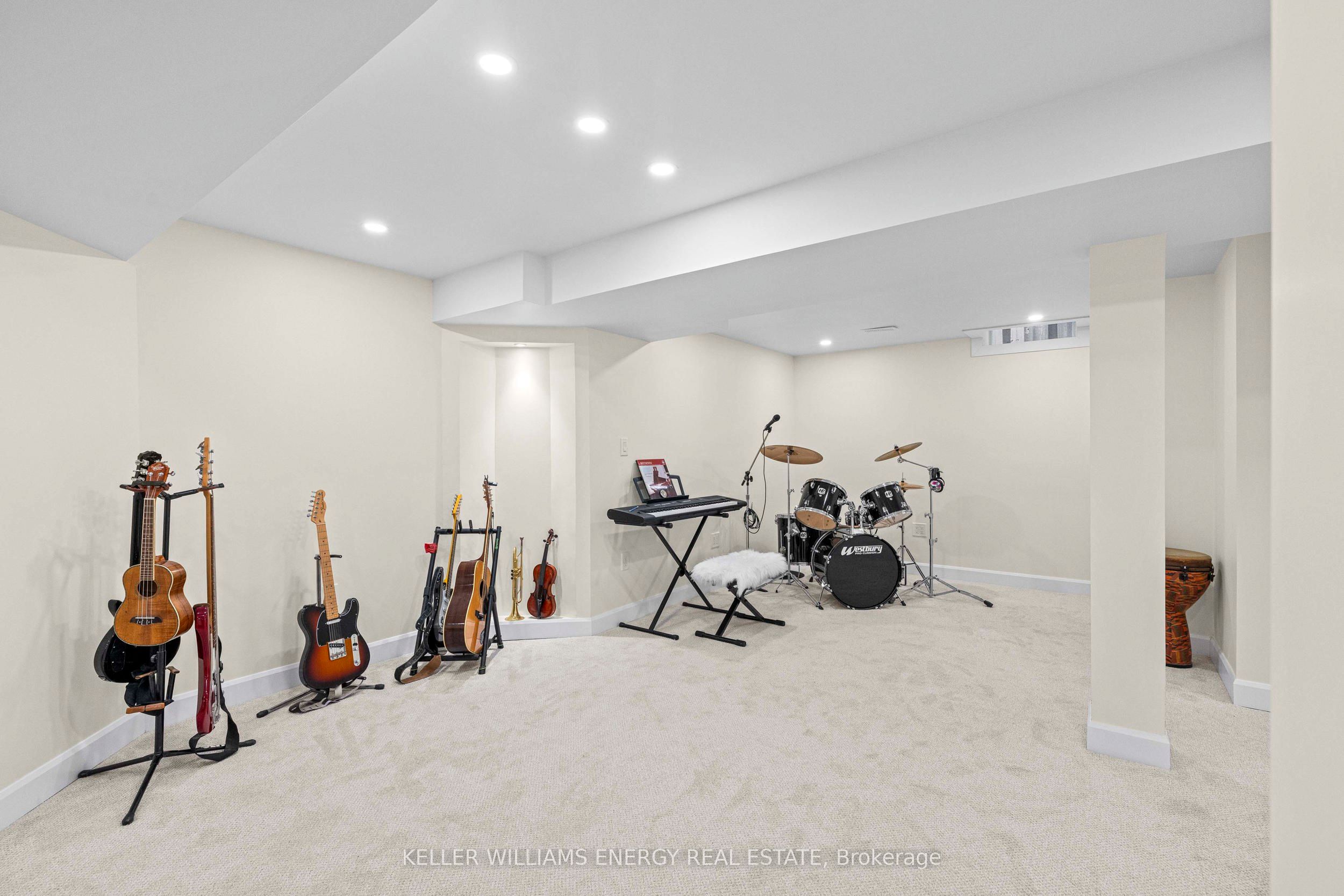 Photo 84 of 97 Deverell Street, Whitby, Rolling Acres — HOMEH