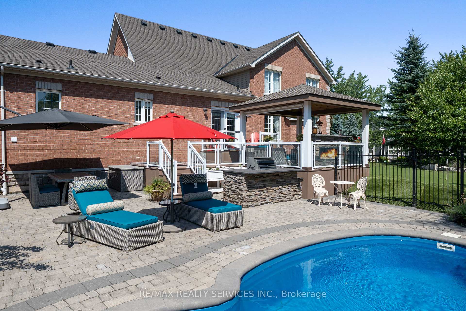 Photo 3 of 68 North Riverdale Drive, Caledon, Inglewood — HOMEH
