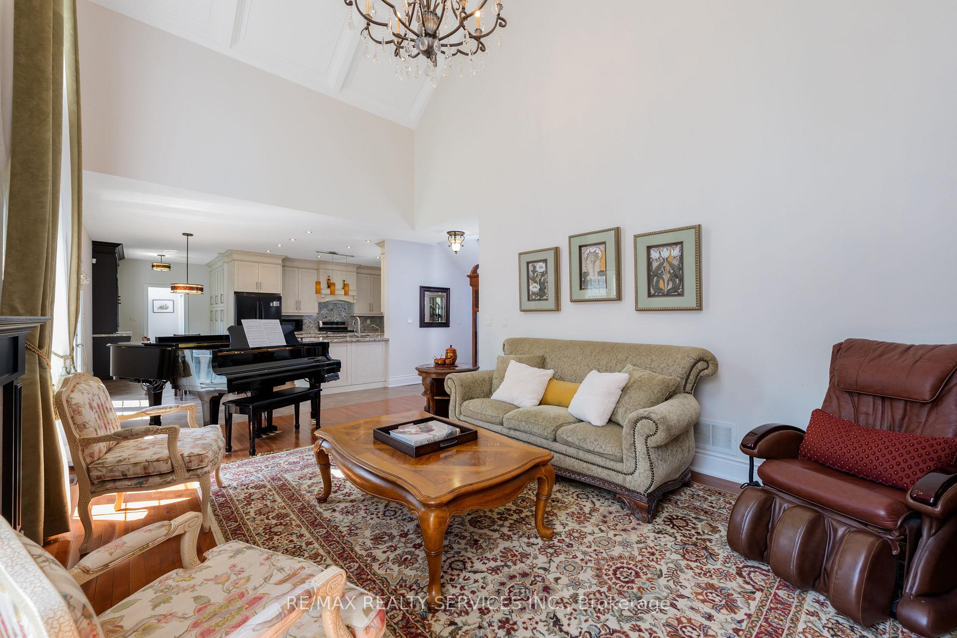Photo 15 of 68 North Riverdale Drive, Caledon, Inglewood — HOMEH