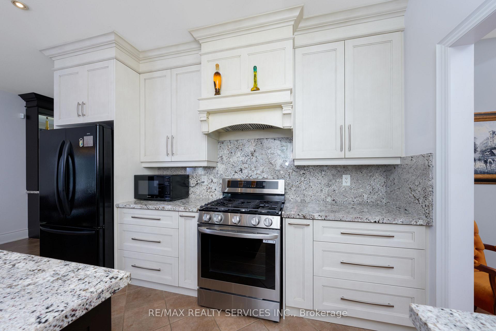 Photo 16 of 68 North Riverdale Drive, Caledon, Inglewood — HOMEH
