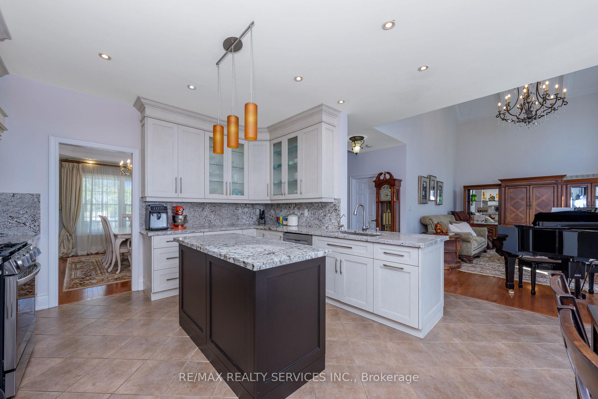 Photo 22 of 68 North Riverdale Drive, Caledon, Inglewood — HOMEH