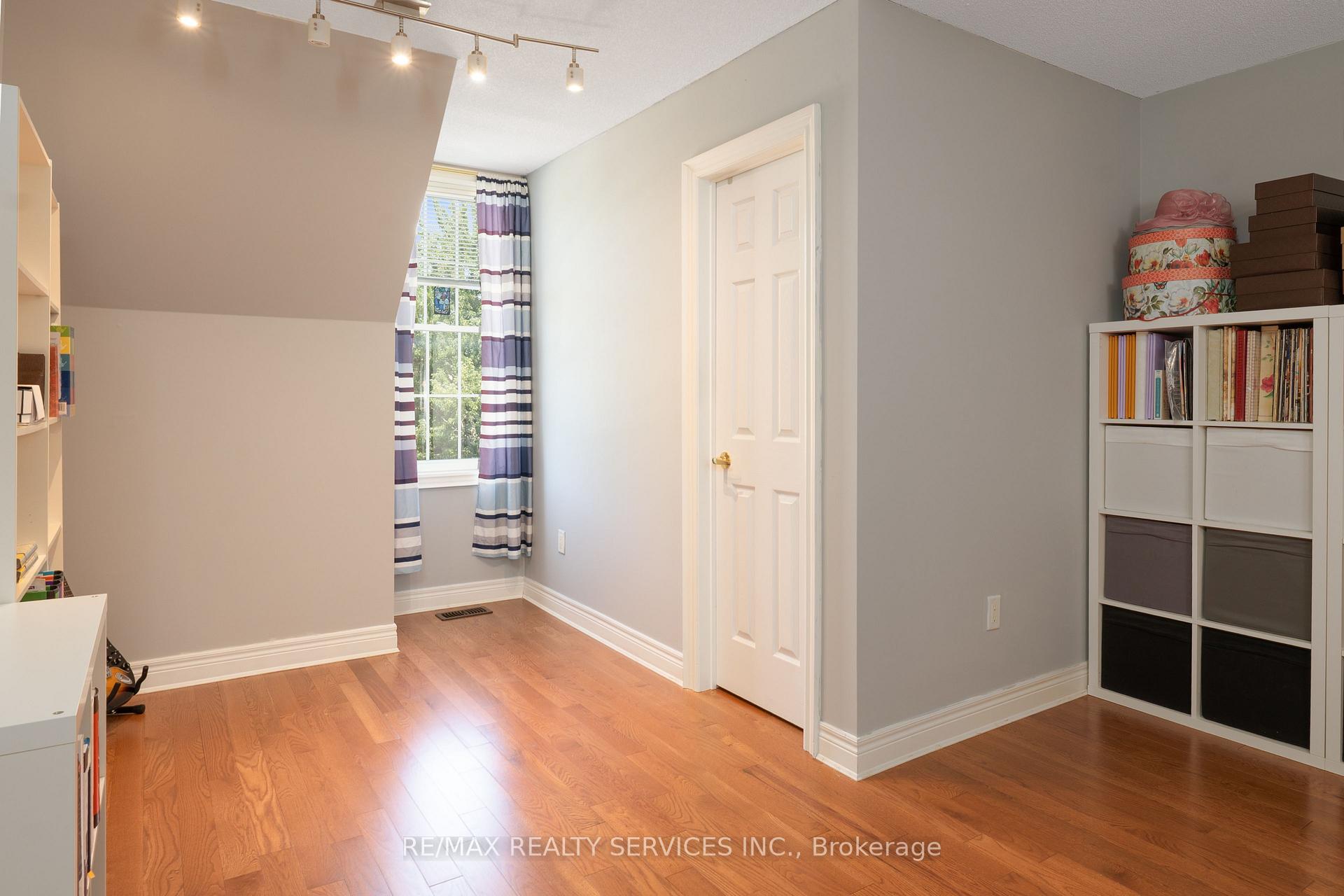 Photo 30 of 68 North Riverdale Drive, Caledon, Inglewood — HOMEH