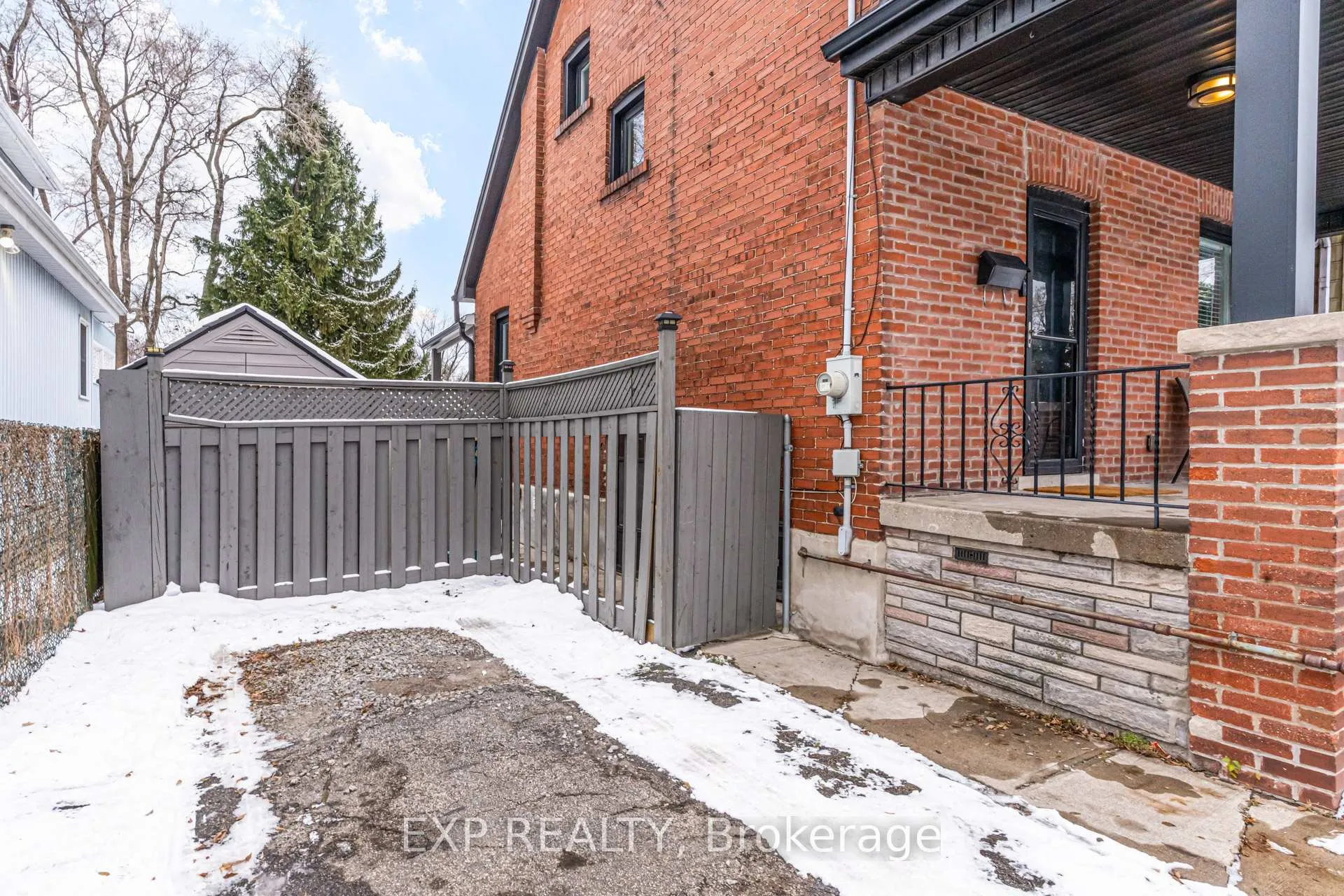 Photo 3 of 18 East 23rd Street, Hamilton, Eastmount — HOMEH