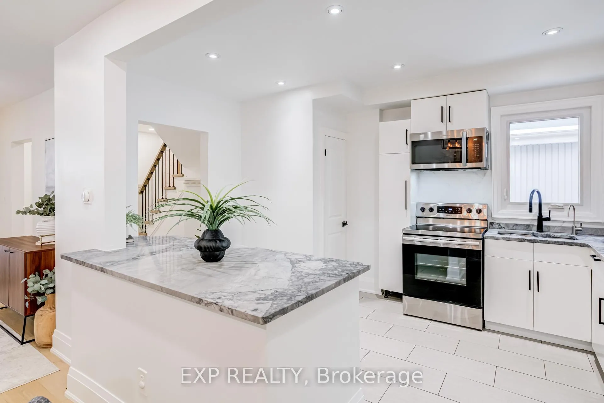 Photo 12 of 18 East 23rd Street, Hamilton, Eastmount — HOMEH