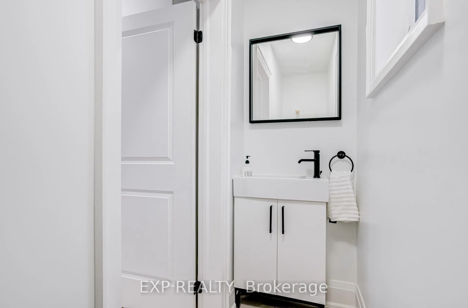Photo 18 of 18 East 23rd Street, Hamilton, Eastmount — HOMEH