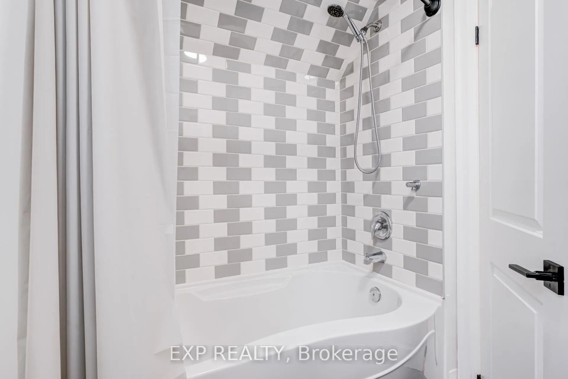 Photo 26 of 18 East 23rd Street, Hamilton, Eastmount — HOMEH
