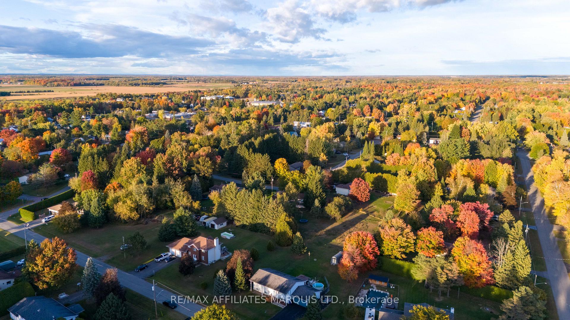 Photo 9 of 3307 Pearl Street, Ottawa, Osgoode — HOMEH