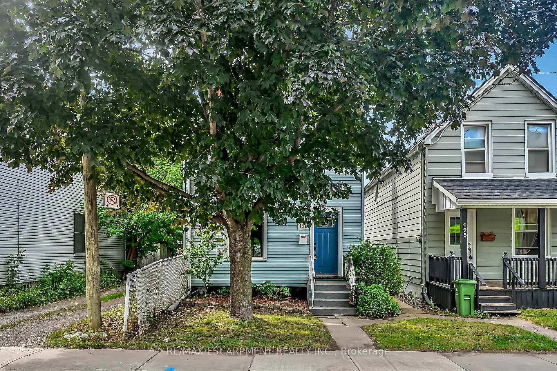 Front of 193 Glendale Avenue N