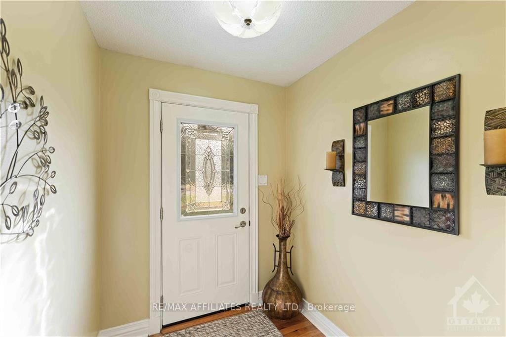 Photo 3 of 5668 Eloise Crescent, Ottawa, Osgoode — HOMEH