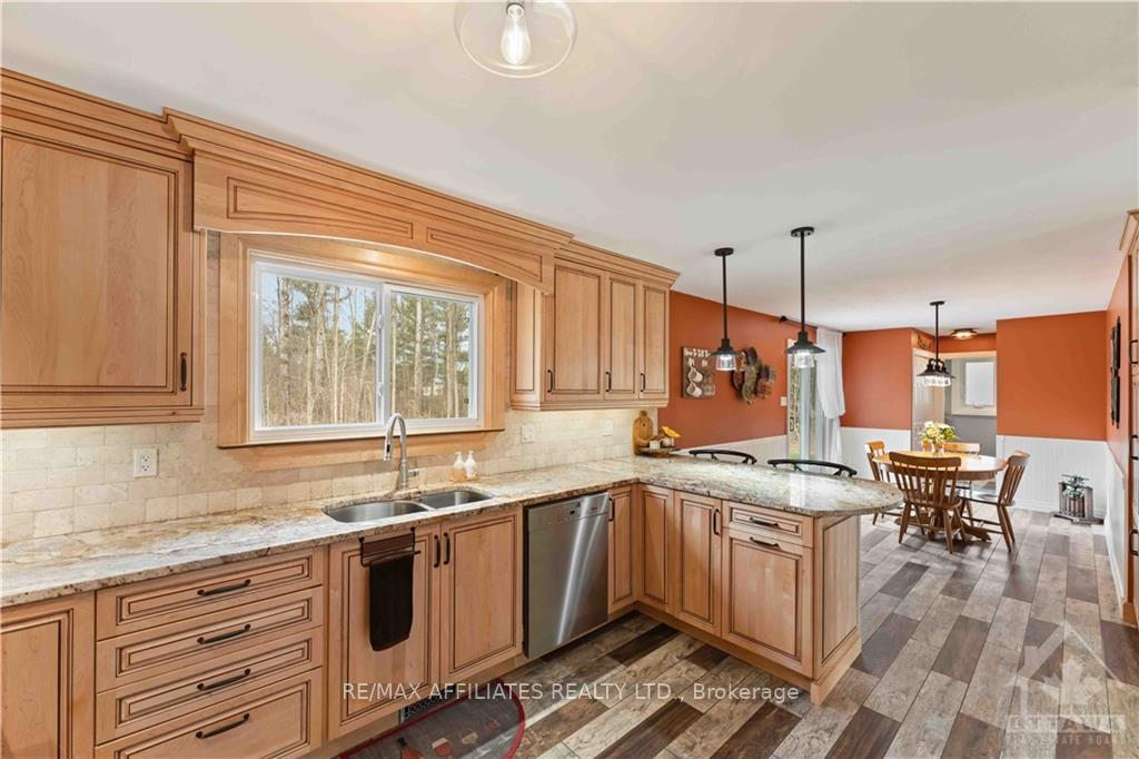 Photo 9 of 5668 Eloise Crescent, Ottawa, Osgoode — HOMEH