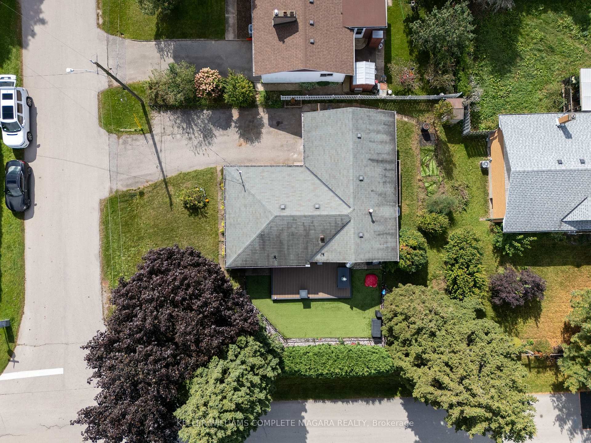 Photo 4 of 2 Brentwood Road, Grimsby, Grimsby West — HOMEH