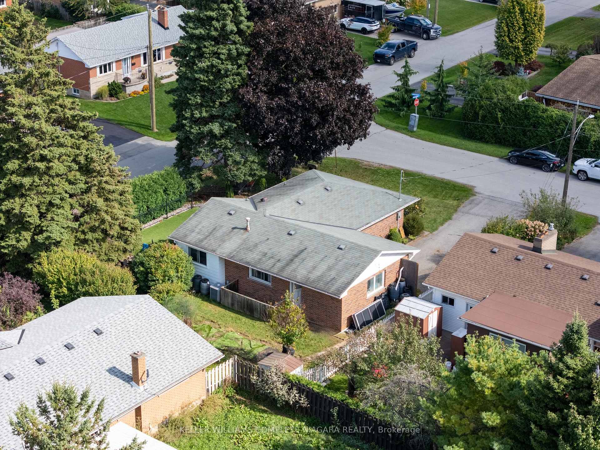 Photo 5 of 2 Brentwood Road, Grimsby, Grimsby West — HOMEH