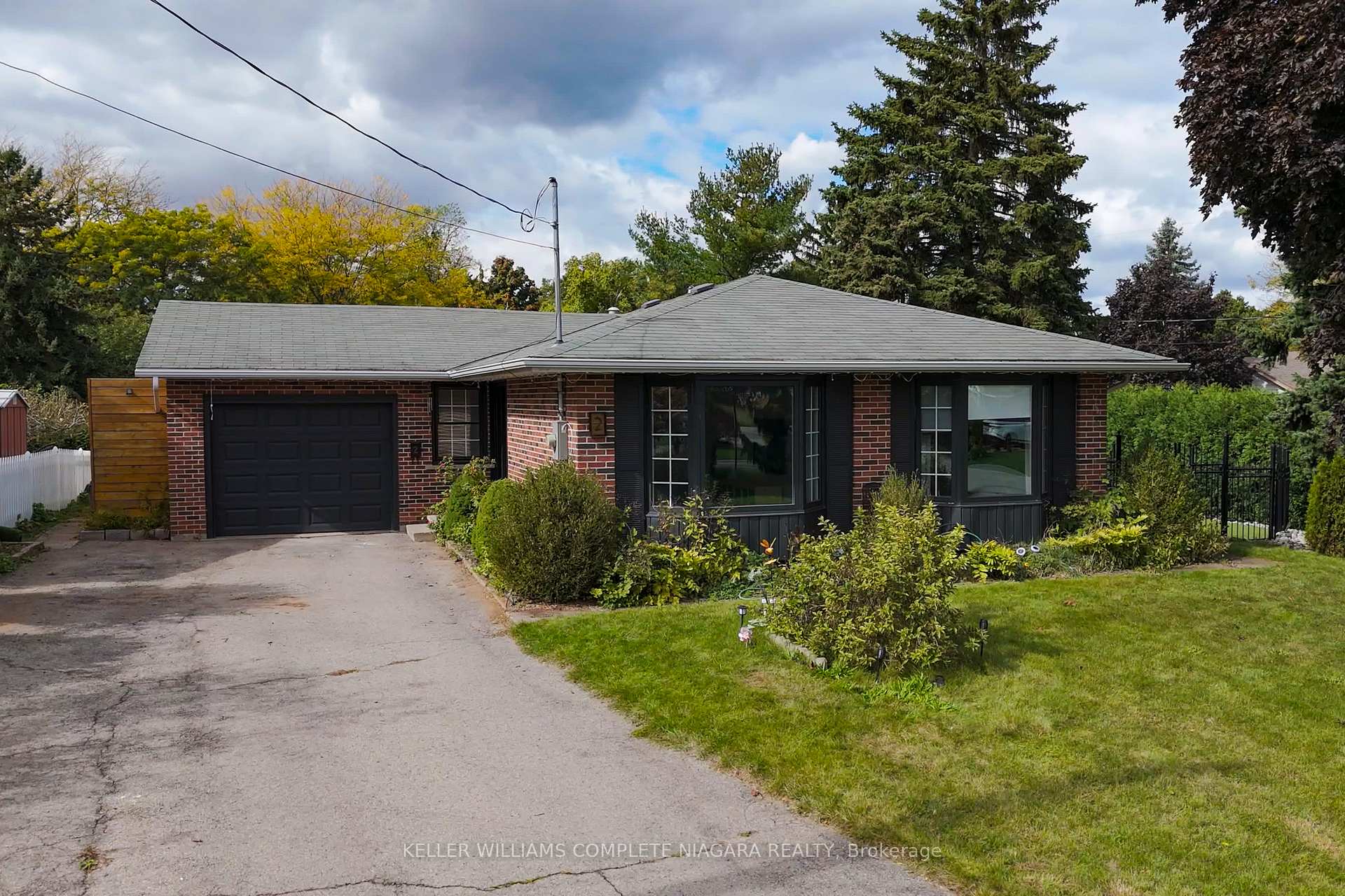 Photo 35 of 2 Brentwood Road, Grimsby, Grimsby West — HOMEH