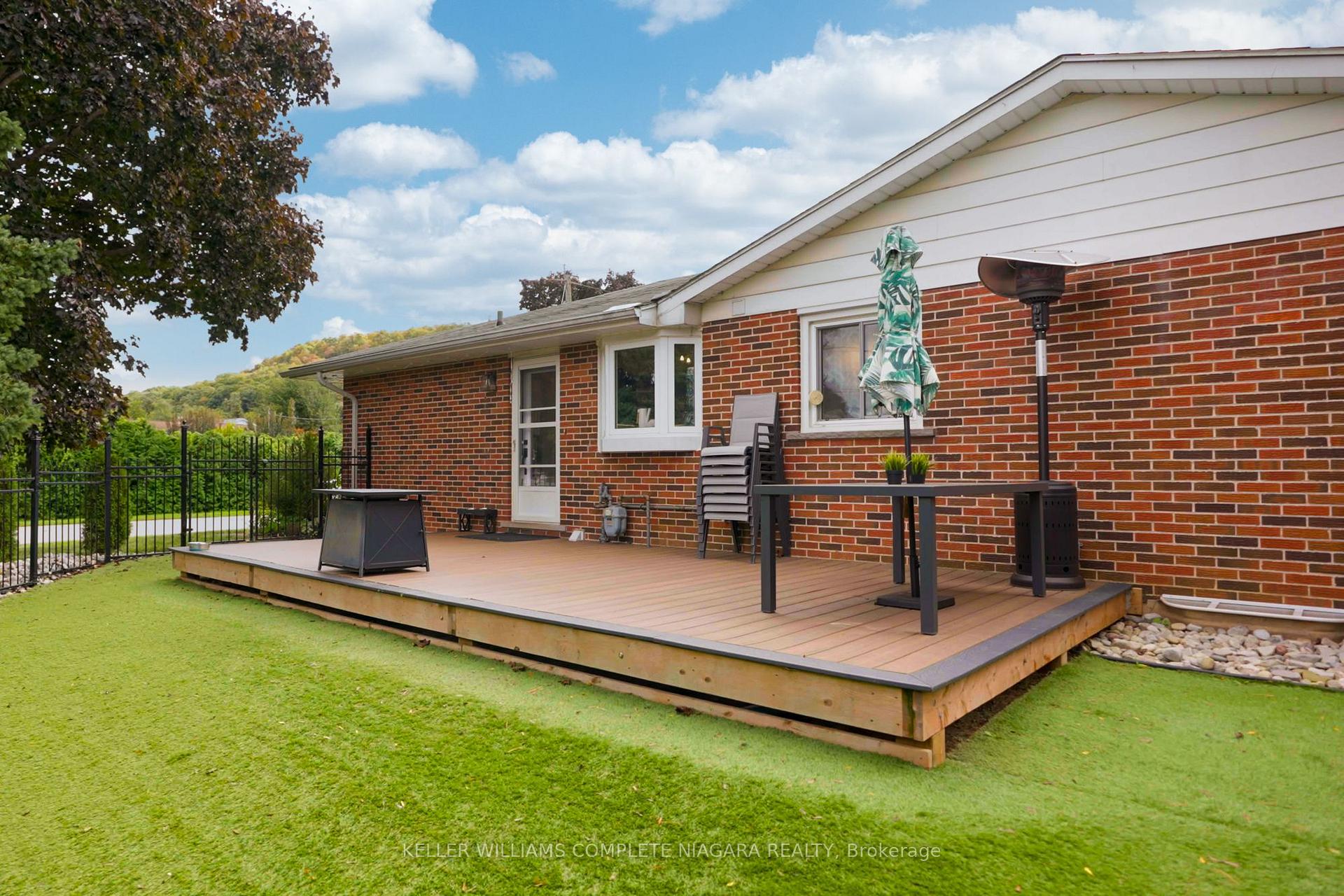 Photo 36 of 2 Brentwood Road, Grimsby, Grimsby West — HOMEH