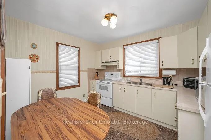 Photo 12 of 264 Grays Road, Hamilton, Stoney Creek — HOMEH