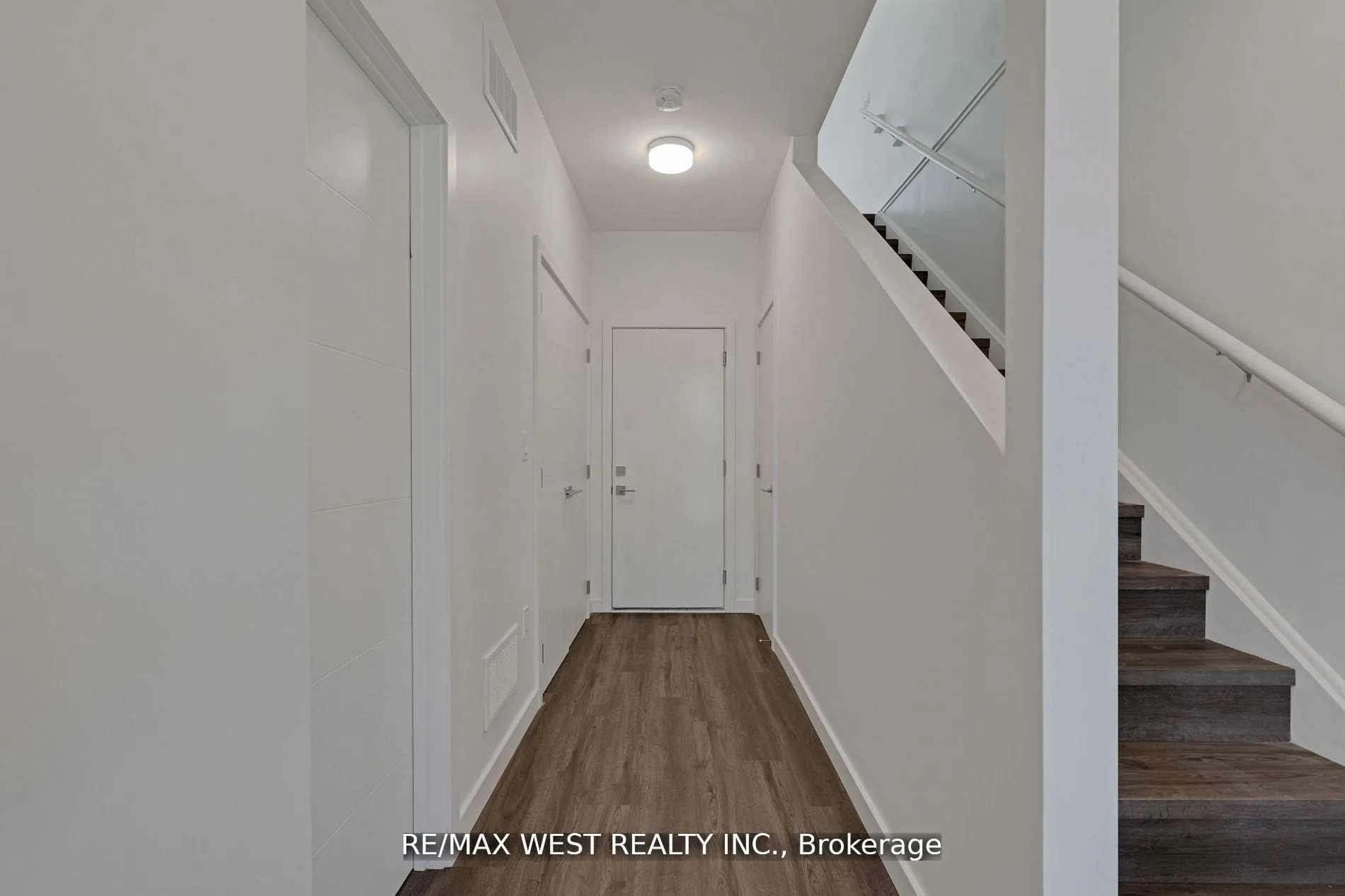 Photo 4 of 10 Rainwater Lane, Barrie, Holly — HOMEH