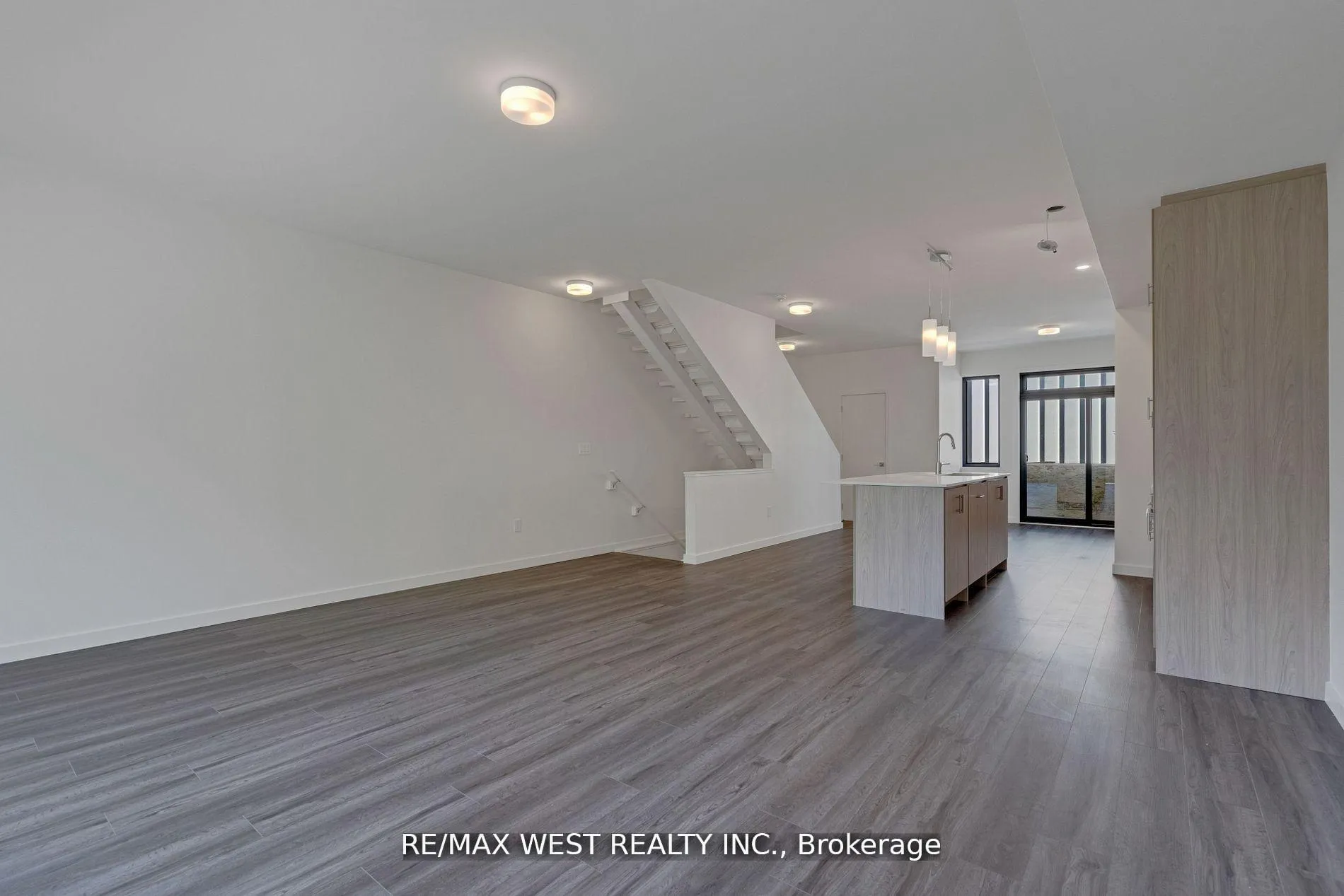 Photo 11 of 10 Rainwater Lane, Barrie, Holly — HOMEH